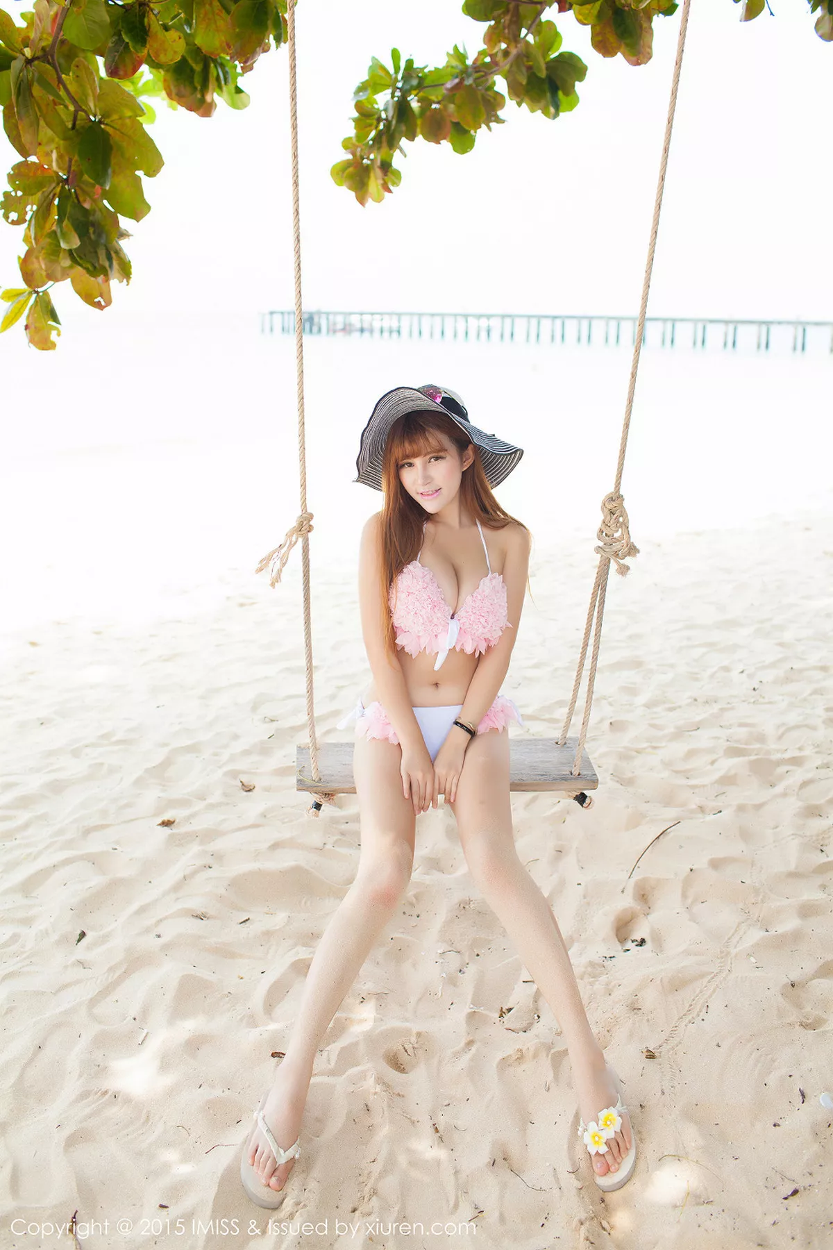 秀人集.com_[IMISS爱蜜社]Vol.032_嫩模LalaBaby啦啦普吉岛旅拍性感内衣前凸后翘写真51P