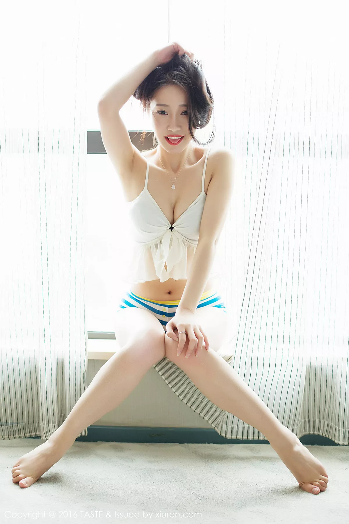 秀人集.com_[Taste顽味生活]Vol.012_嫩模张槑槑皮卡丘上衣下的饱满双乳性感小内裤写真50P