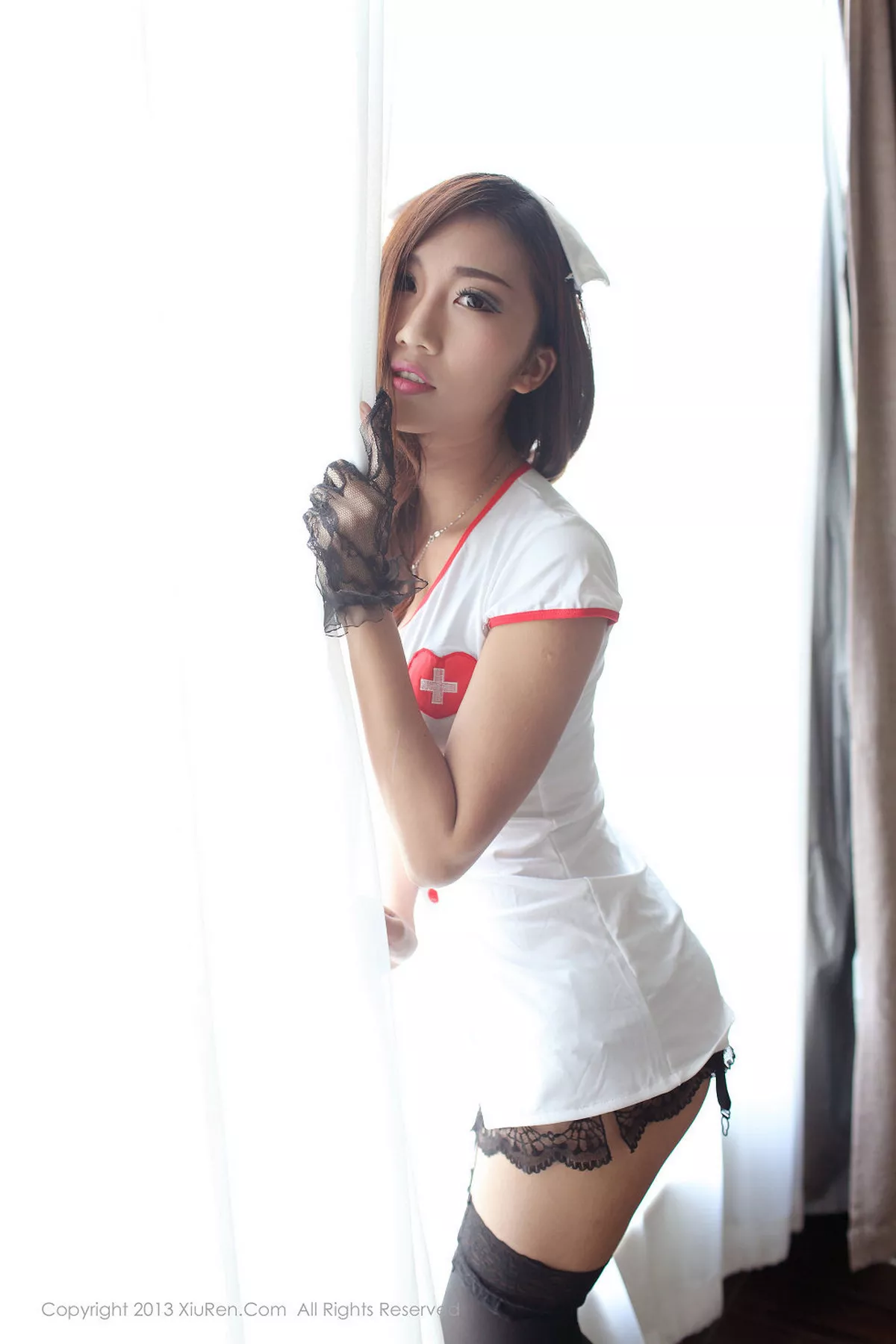 秀人集.com_[XiuRen秀人网]No.040_嫩模霸气欣欣爷性感护士装黑色蕾丝吊带丝袜写真82P
