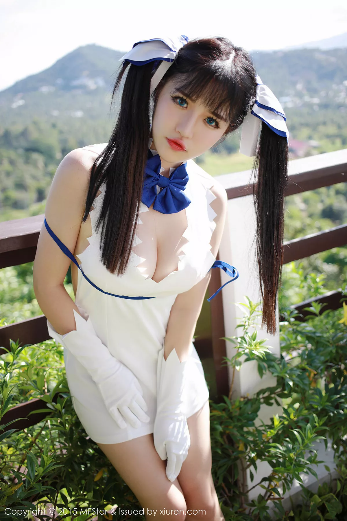 秀人集.com_[MFStar模范学院]Vol.036_萌妹徐cake白色开档短裙迷人豪乳性感翘臀写真50P