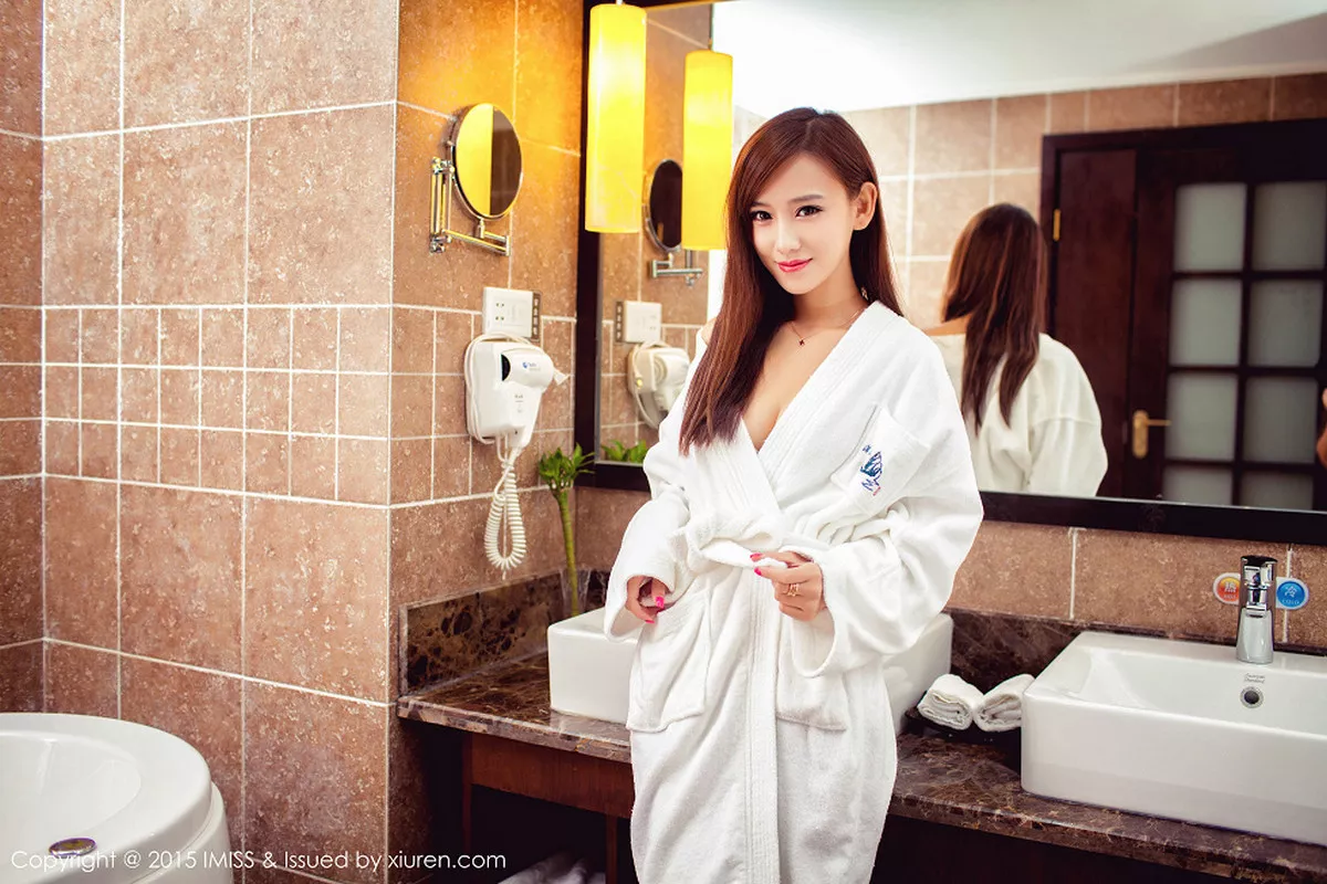 秀人集.com_[IMISS爱蜜社]Vol.040_嫩模李玉洁Daisy大别山薄刀峰旅拍完美身材性感写真57P