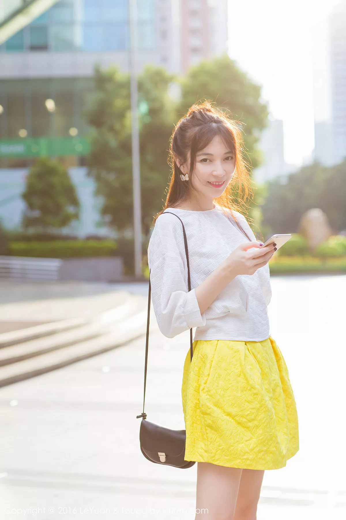 秀人集.com_[LeYuan星乐园]Vol.006_嫩模楚琪kiki清新服饰白嫩美长腿性感写真50P