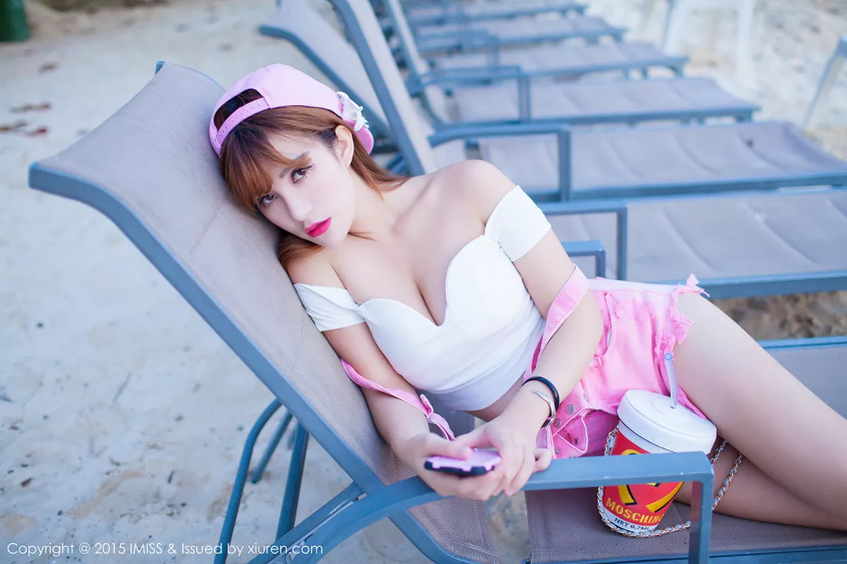 秀人集.com_[IMISS爱蜜社]Vol.039_嫩模LalaBaby啦啦普吉岛旅拍粉红齐逼牛仔短裤写真55P