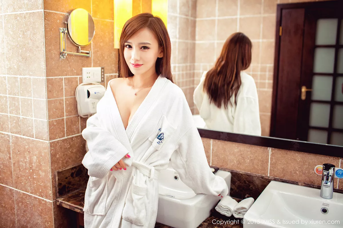 秀人集.com_[IMISS爱蜜社]Vol.040_嫩模李玉洁Daisy大别山薄刀峰旅拍完美身材性感写真57P