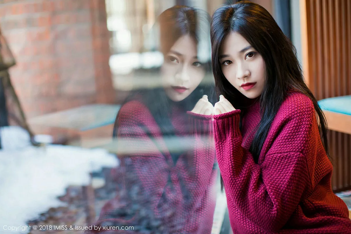 秀人集.com_[IMISS爱蜜社]Vol.239_女神许诺Sabrina日本旅拍白衬衣配黑短裙黑丝袜诱惑写真60P