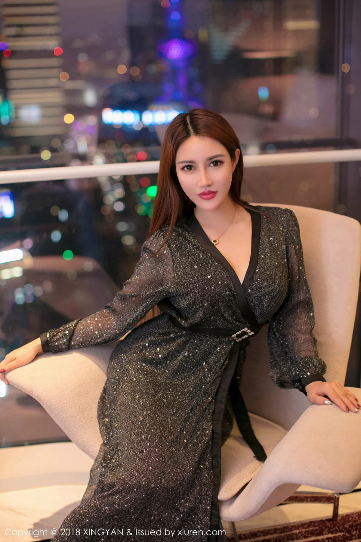 秀人集.com_[XINGYAN星颜社]Vol.050_嫩模liyiyi大尺度全裸上身秀豪乳血滴子遮点诱惑写真46P