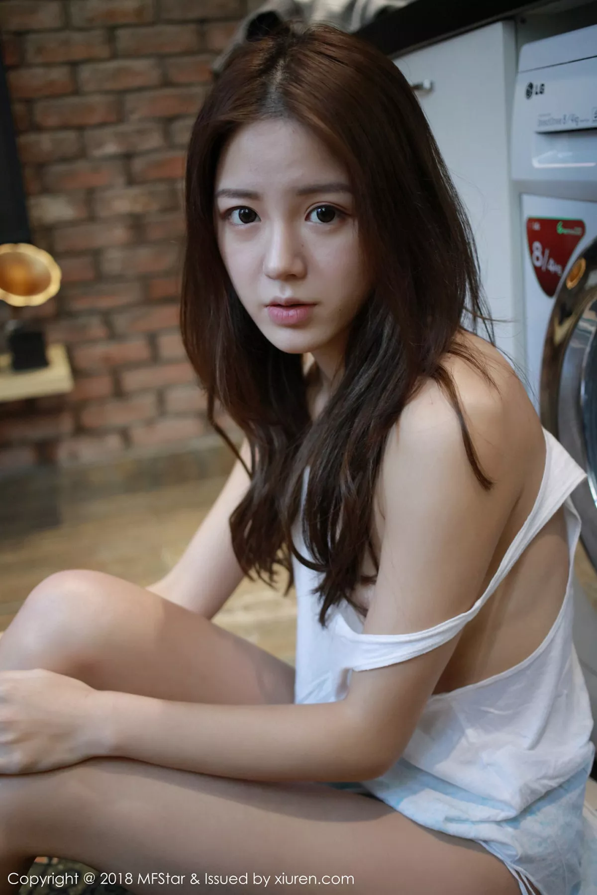 秀人集.com_[MFStar模范学院]Vol.126_嫩模卤蛋luna居家私房白衬衣露性感内衣清爽迷人写真72P