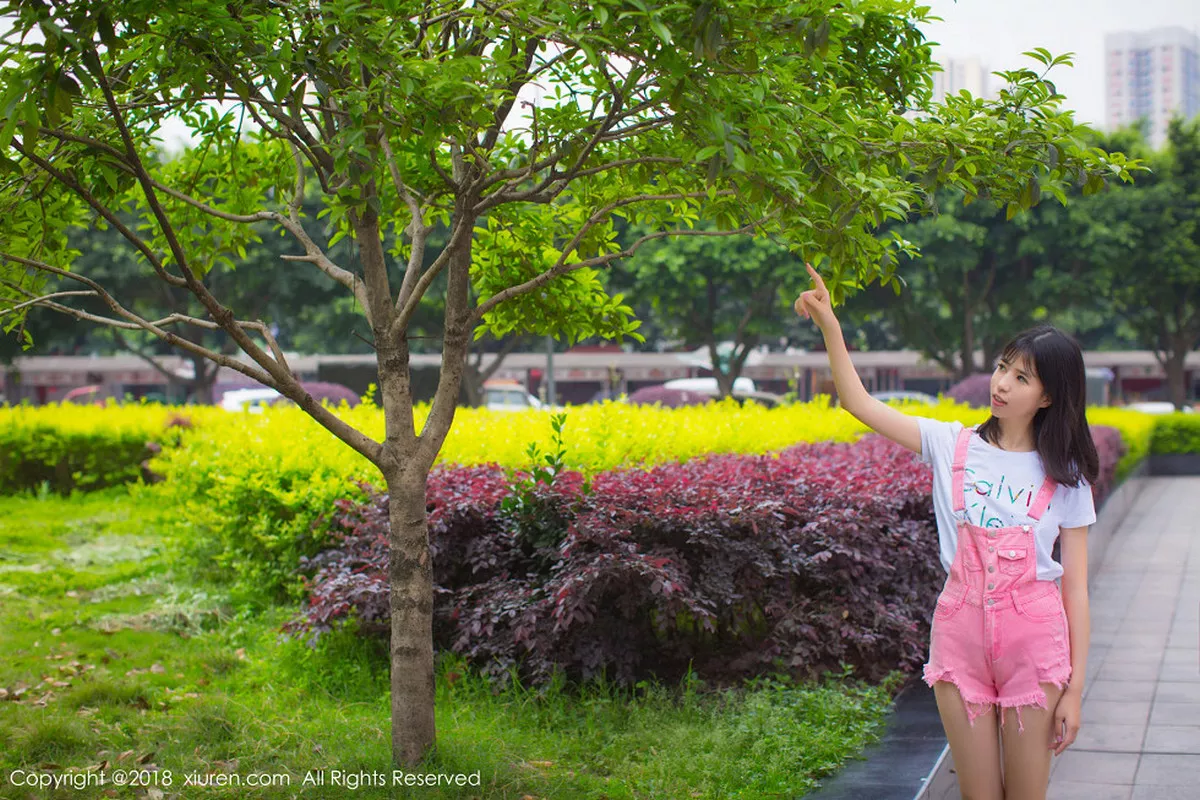 秀人集.com_[XiuRen秀人网]No.1026_嫩模艾栗栗居家黑色蕾丝内衣+户外清新美腿魅惑写真42P