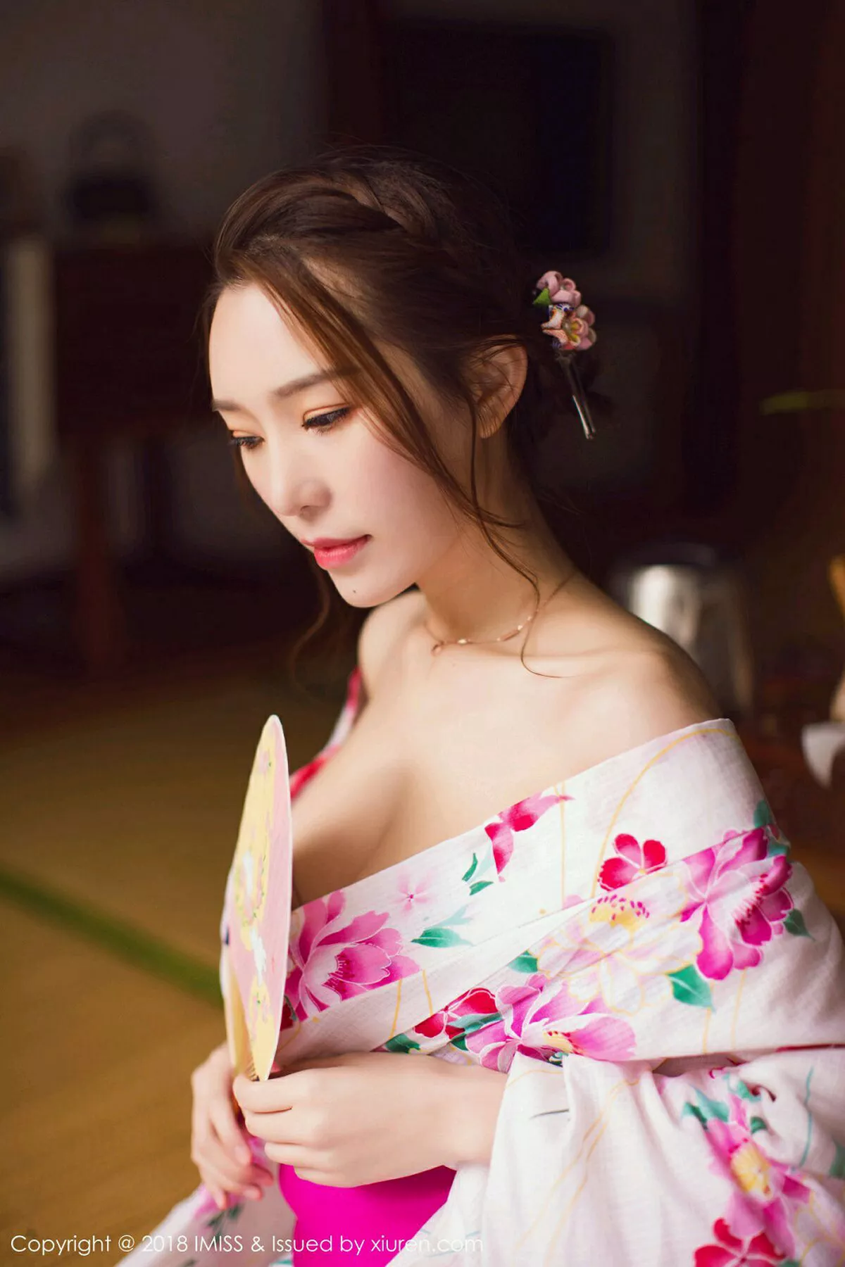 秀人集.com_[IMISS爱蜜社]Vol.252_嫩模Katrina私房日系和服真空露美乳+黑丝OL系列完美诱惑写真42P