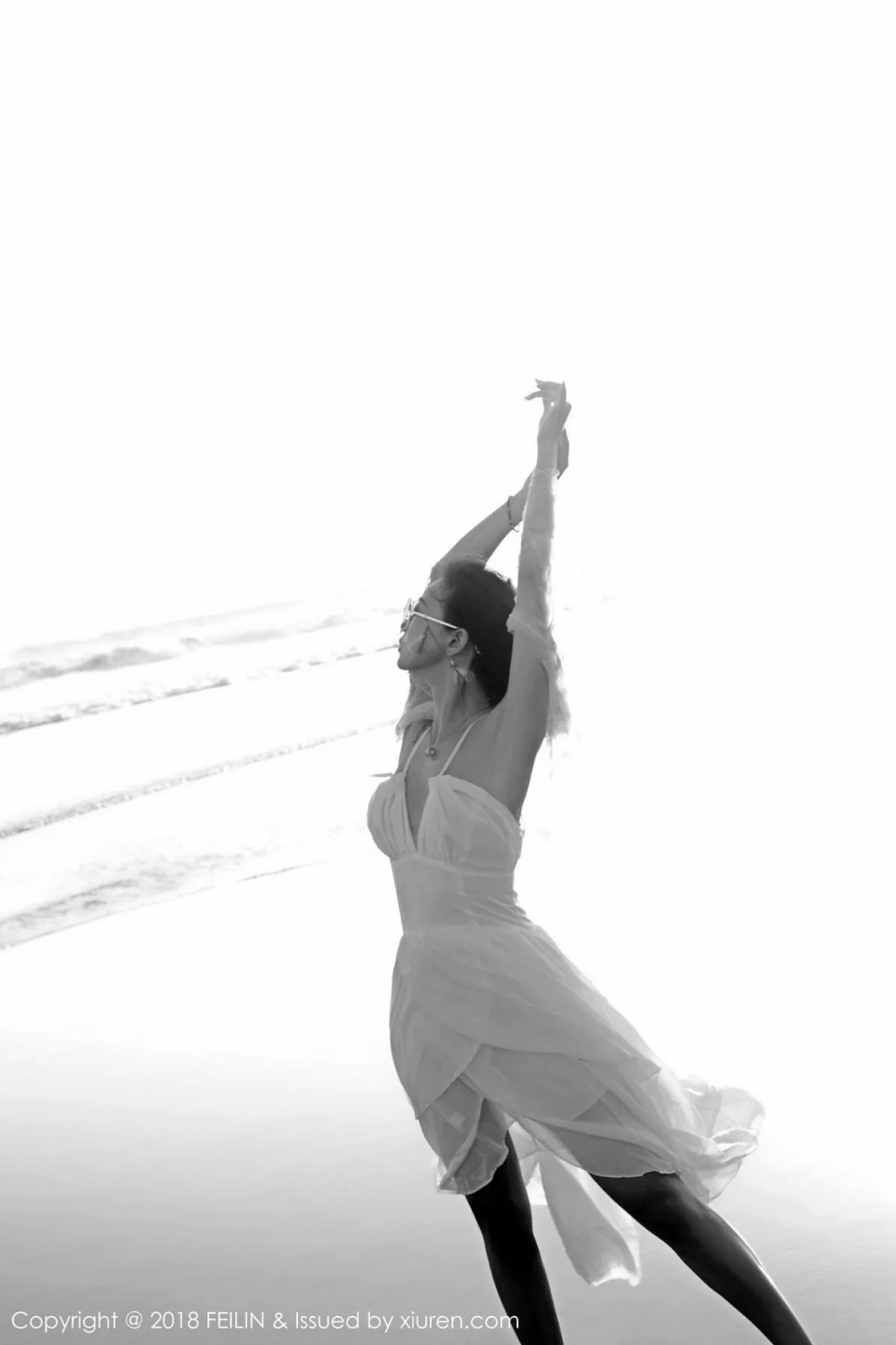 秀人集.com_[FeiLin嗲囡囡]Vol.142_嫩模冯木木LRIS班塔延岛旅拍海边清新吊带连身裙写真46P