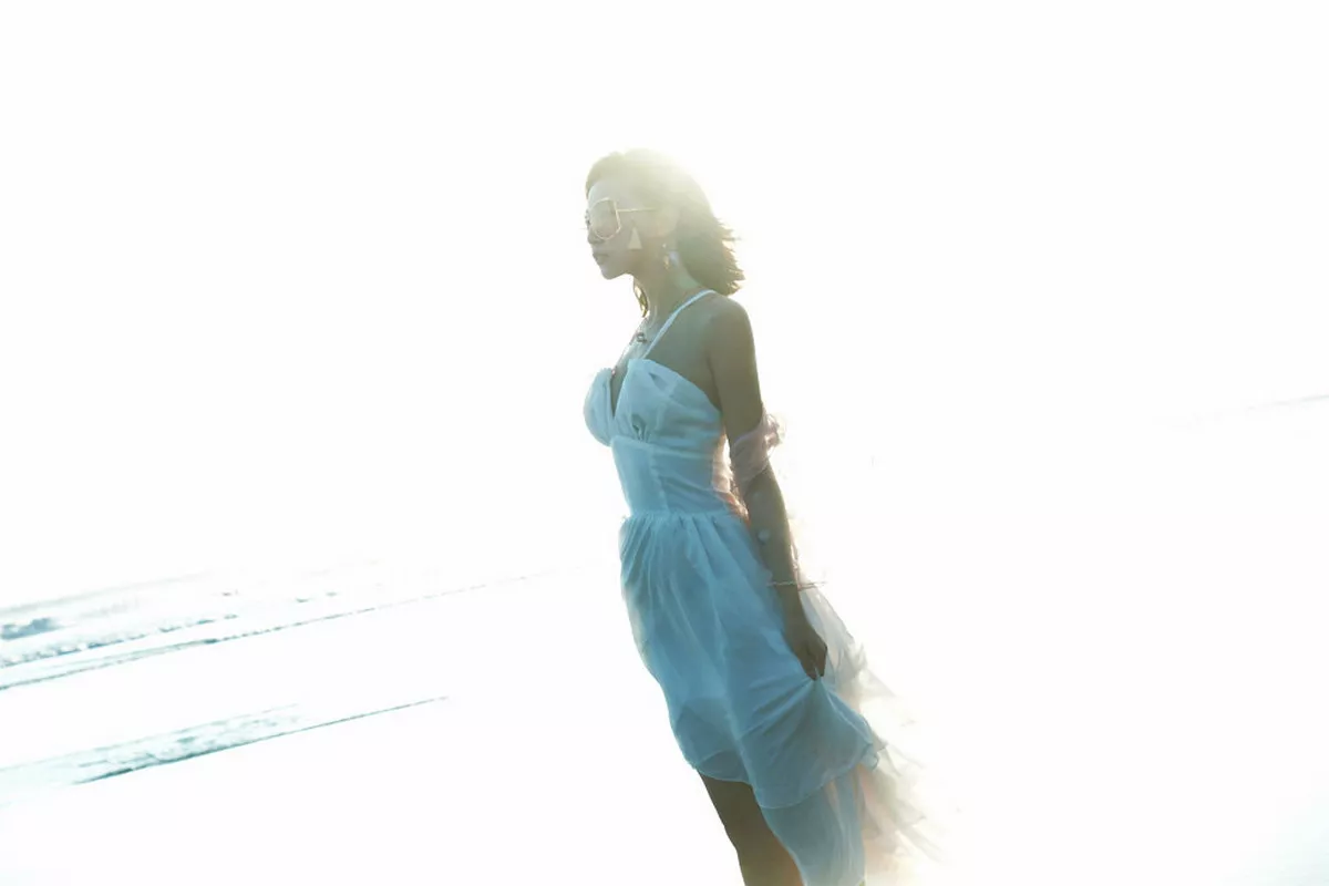 秀人集.com_[FeiLin嗲囡囡]Vol.142_嫩模冯木木LRIS班塔延岛旅拍海边清新吊带连身裙写真46P