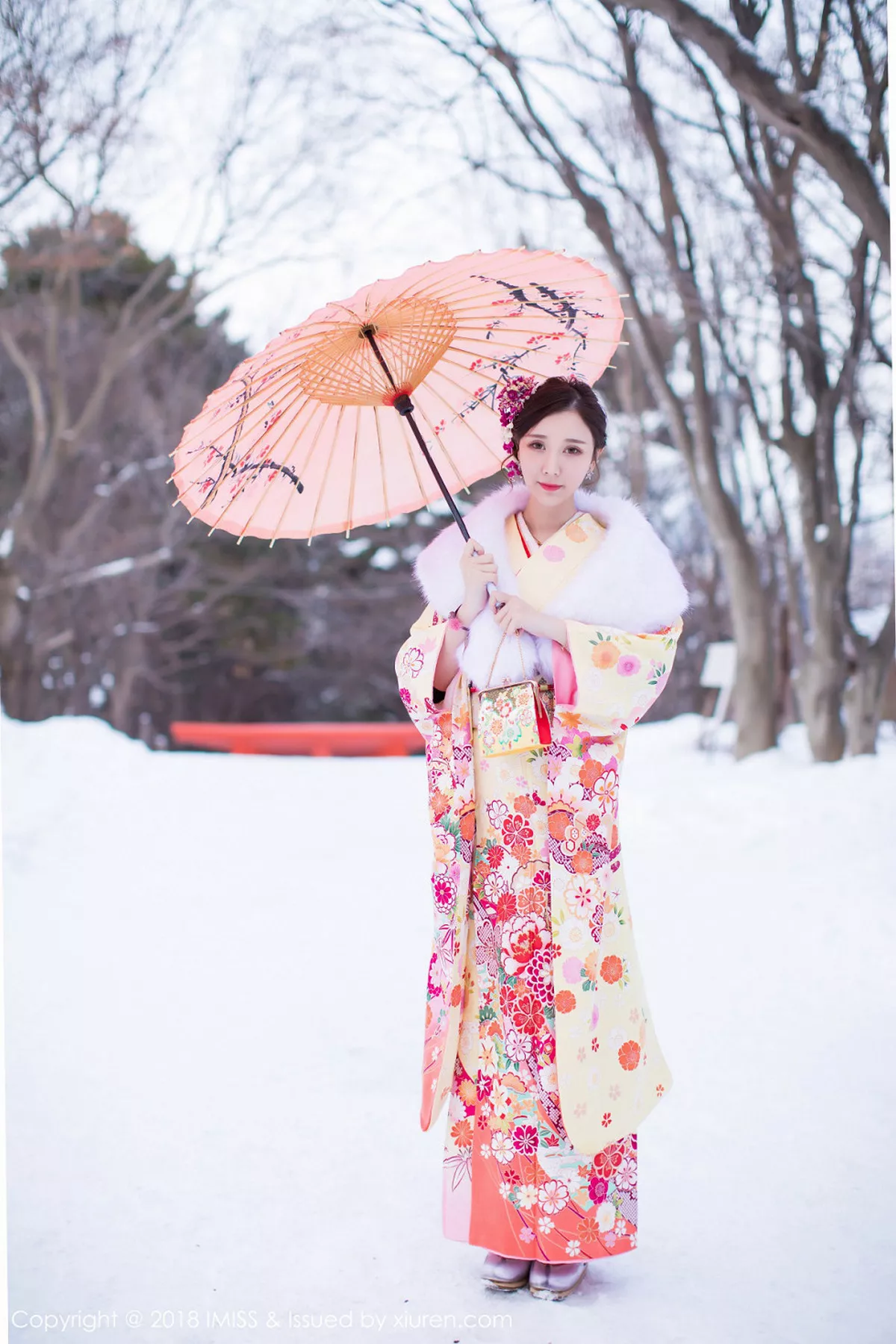 秀人集.com_[IMISS爱蜜社]Vol.242_嫩模淼淼萌萌哒北海道旅拍白色高叉连体内衣爆乳诱惑写真34P