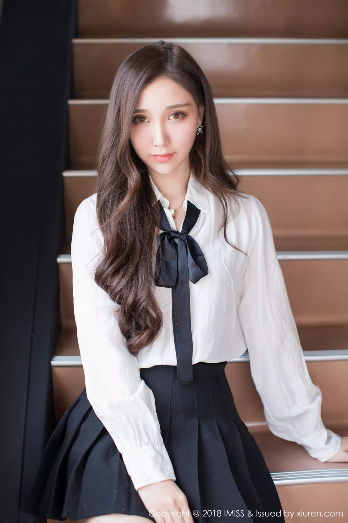 秀人集.com_[IMISS爱蜜社]Vol.242_嫩模淼淼萌萌哒北海道旅拍白色高叉连体内衣爆乳诱惑写真34P