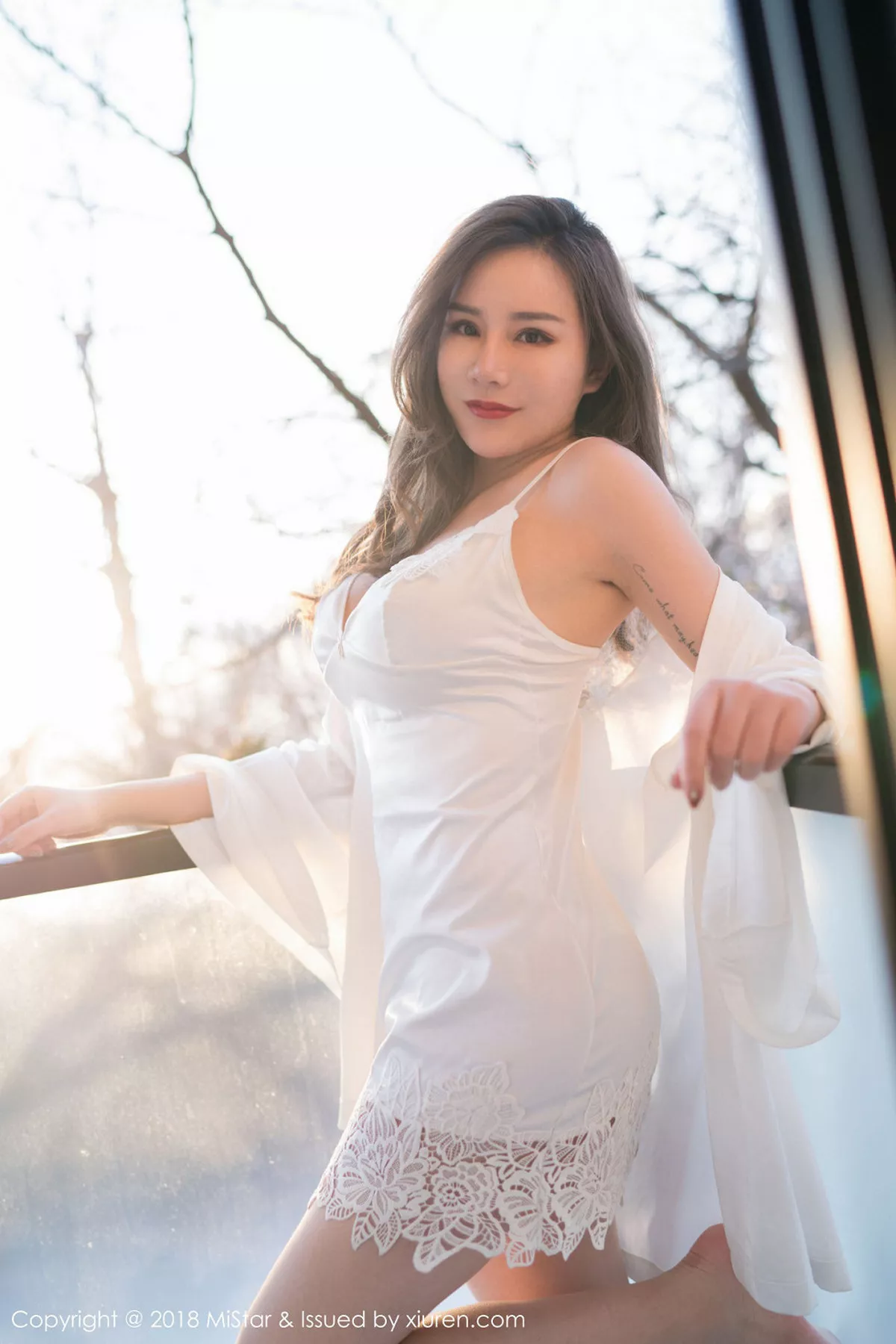 秀人集.com_[MiStar魅妍社]Vol.228_嫩模小奶昔Kyra北海道旅拍浴缸里蕾丝内衣湿身秀翘臀诱惑写真35P