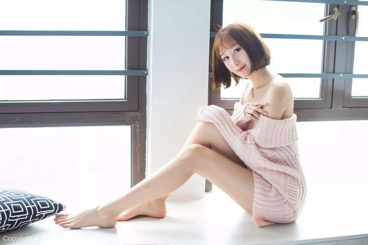 秀人集.com_[IMISS爱蜜社]Vol.240_嫩模九尾Ivy吊带背心配无内肉丝裤袜透视秀翘臀诱惑写真53P