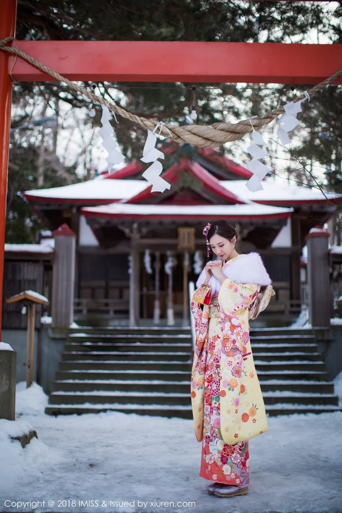 秀人集.com_[IMISS爱蜜社]Vol.242_嫩模淼淼萌萌哒北海道旅拍白色高叉连体内衣爆乳诱惑写真34P