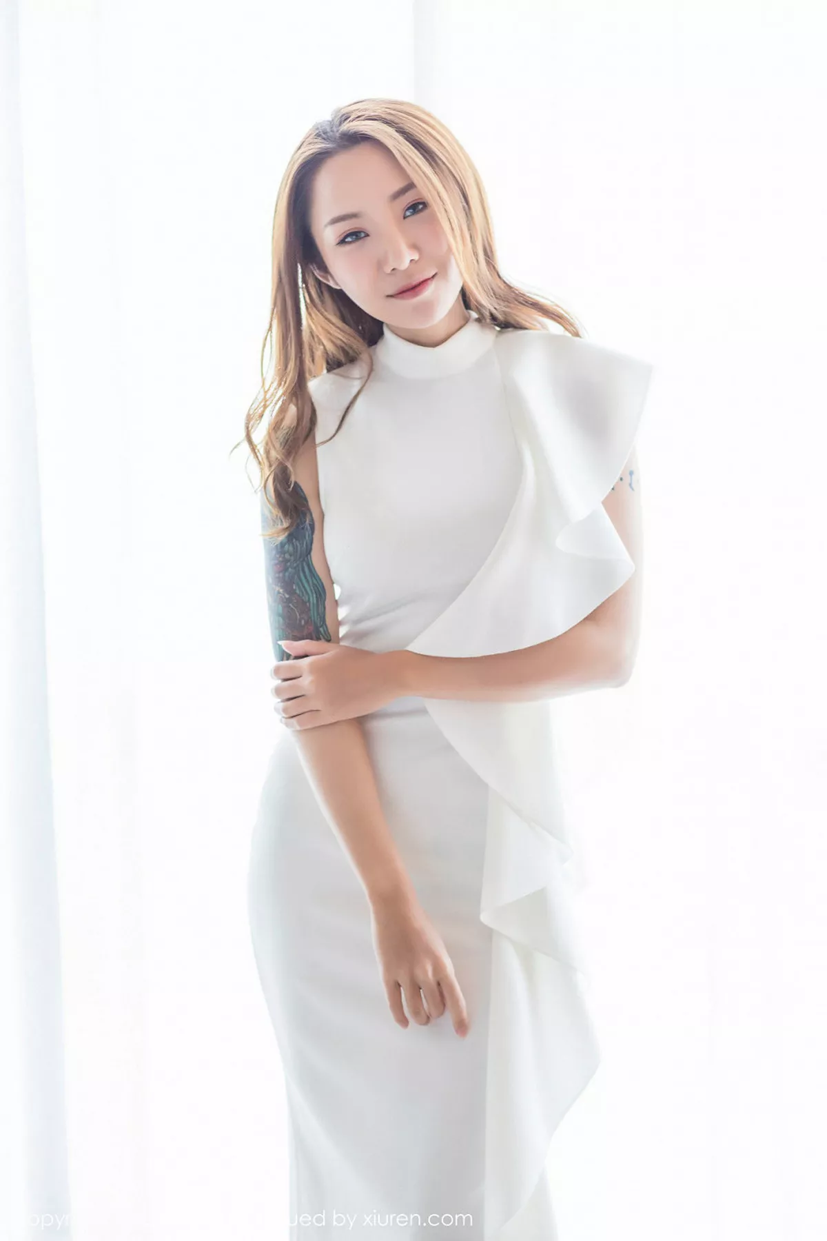 秀人集.com_[IMISS爱蜜社]Vol.257_嫩模Vissa红色低胸连身裙+私房真空白衬衣露美乳诱惑写真62P