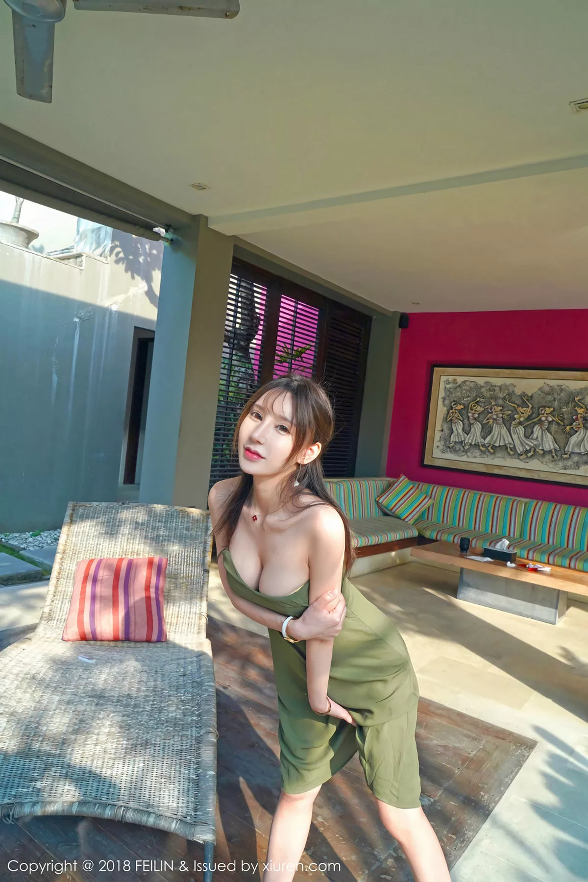 秀人集.com_[FeiLin嗲囡囡]Vol.144_美女主播周于希泳池里性感连体比基尼秀完美身材写真43P