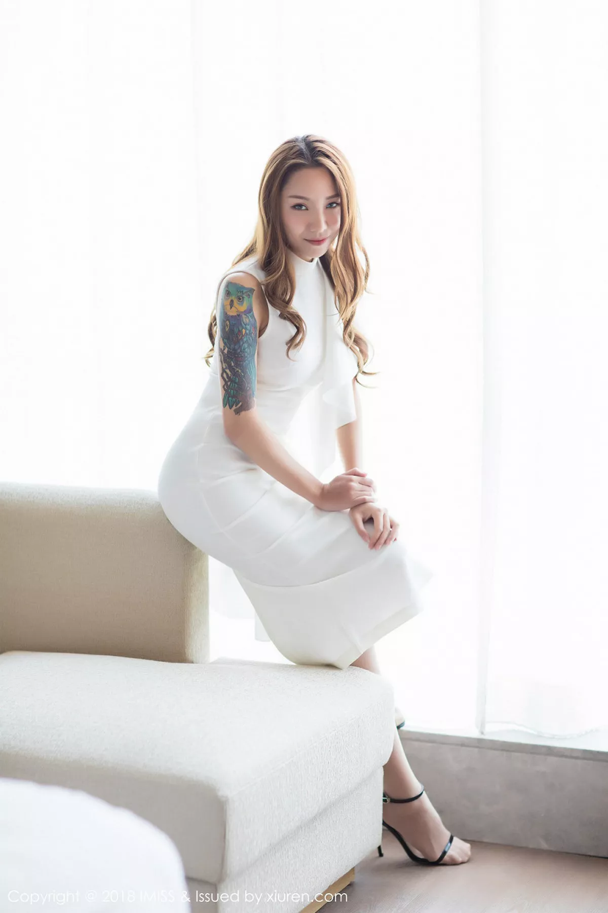 秀人集.com_[IMISS爱蜜社]Vol.257_嫩模Vissa红色低胸连身裙+私房真空白衬衣露美乳诱惑写真62P