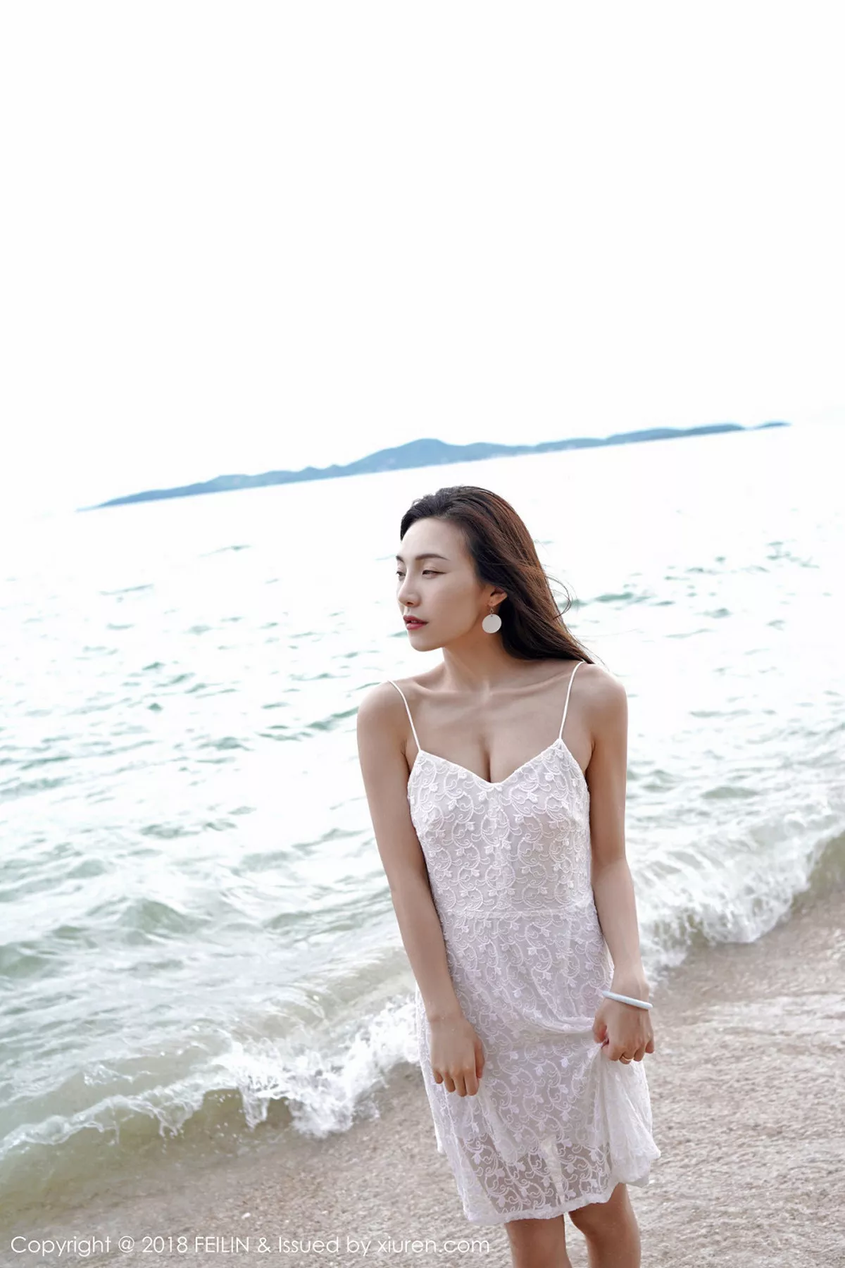 秀人集.com_[FeiLin嗲囡囡]Vol.147_美女主播Hana妹半脱牛仔衣性感黑色蕾丝内衣诱惑写真40P