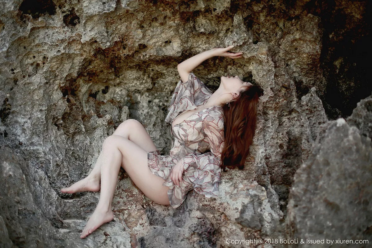 秀人集.com_[BoLoli波萝社]Vol.120_女神柳侑绮Sevenbaby夏日海边性感白色连身裙湿身诱惑写真45P