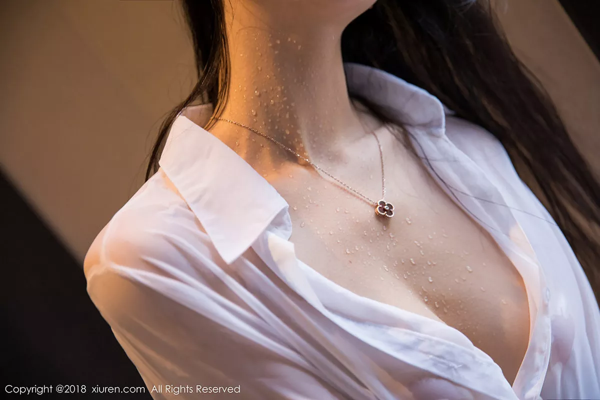 秀人集.com_[XiuRen秀人网]No.1099_女神小热巴普吉岛旅拍浴室里真空白衬衣湿身透视诱惑写真60P