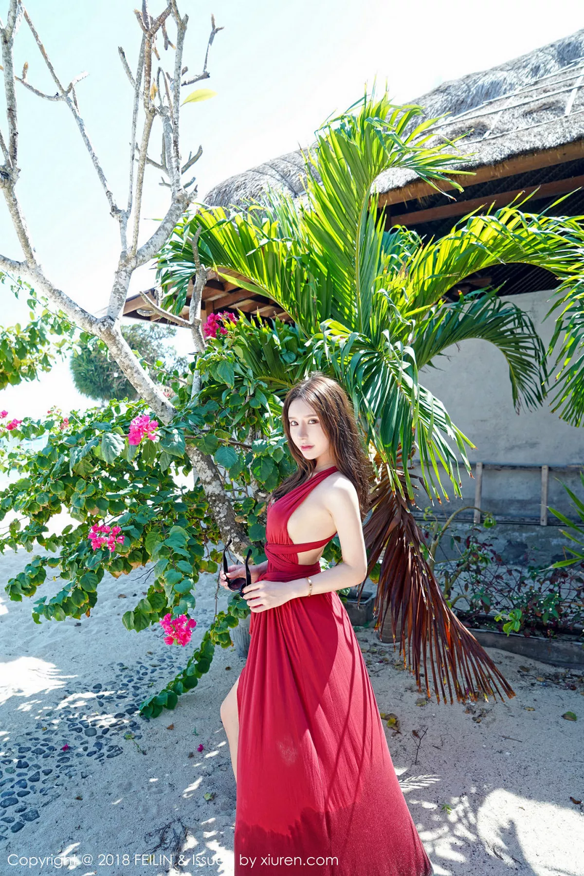 秀人集.com_[FeiLin嗲囡囡]Vol.152_女神周于希户外OL黑丝装扮撩裙无内黑丝裤袜火辣诱惑写真40P