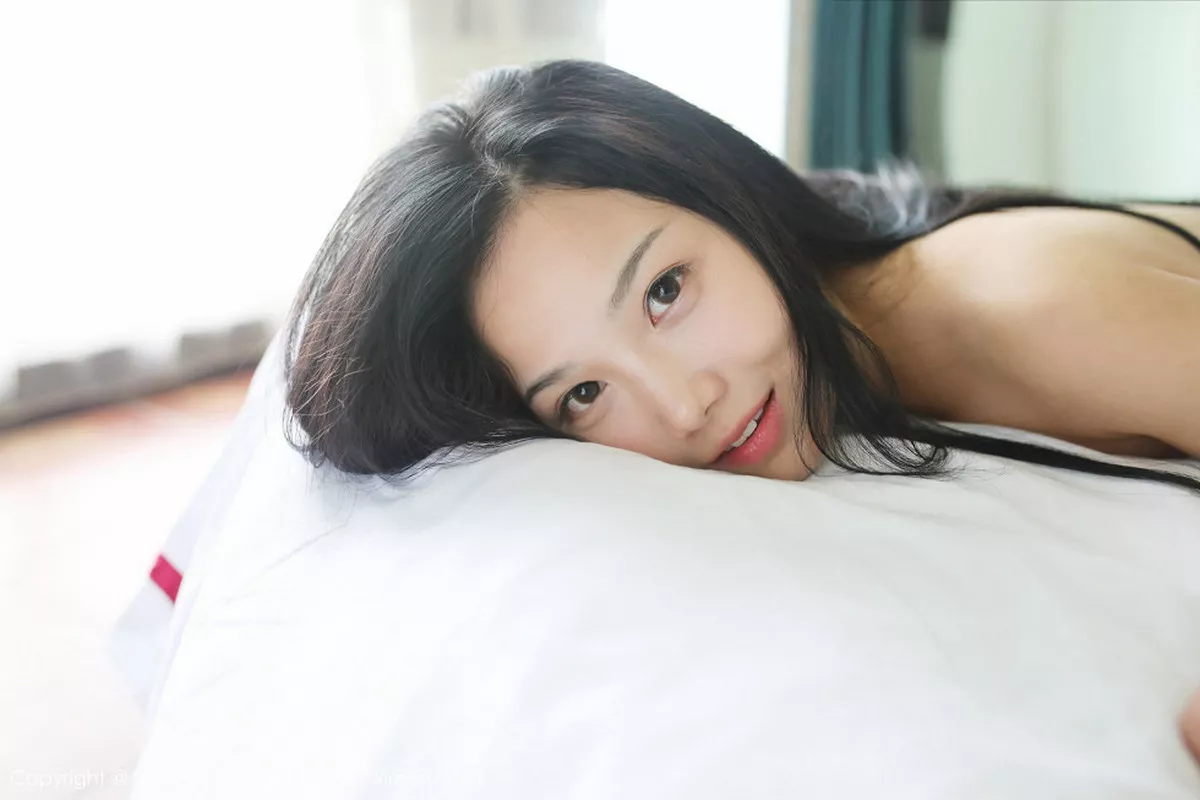 秀人集.com_[MyGirl美媛馆]Vol.294_嫩模徐微微mia私房粉色情趣内衣半脱秀豪乳翘臀惹火诱惑写真42P