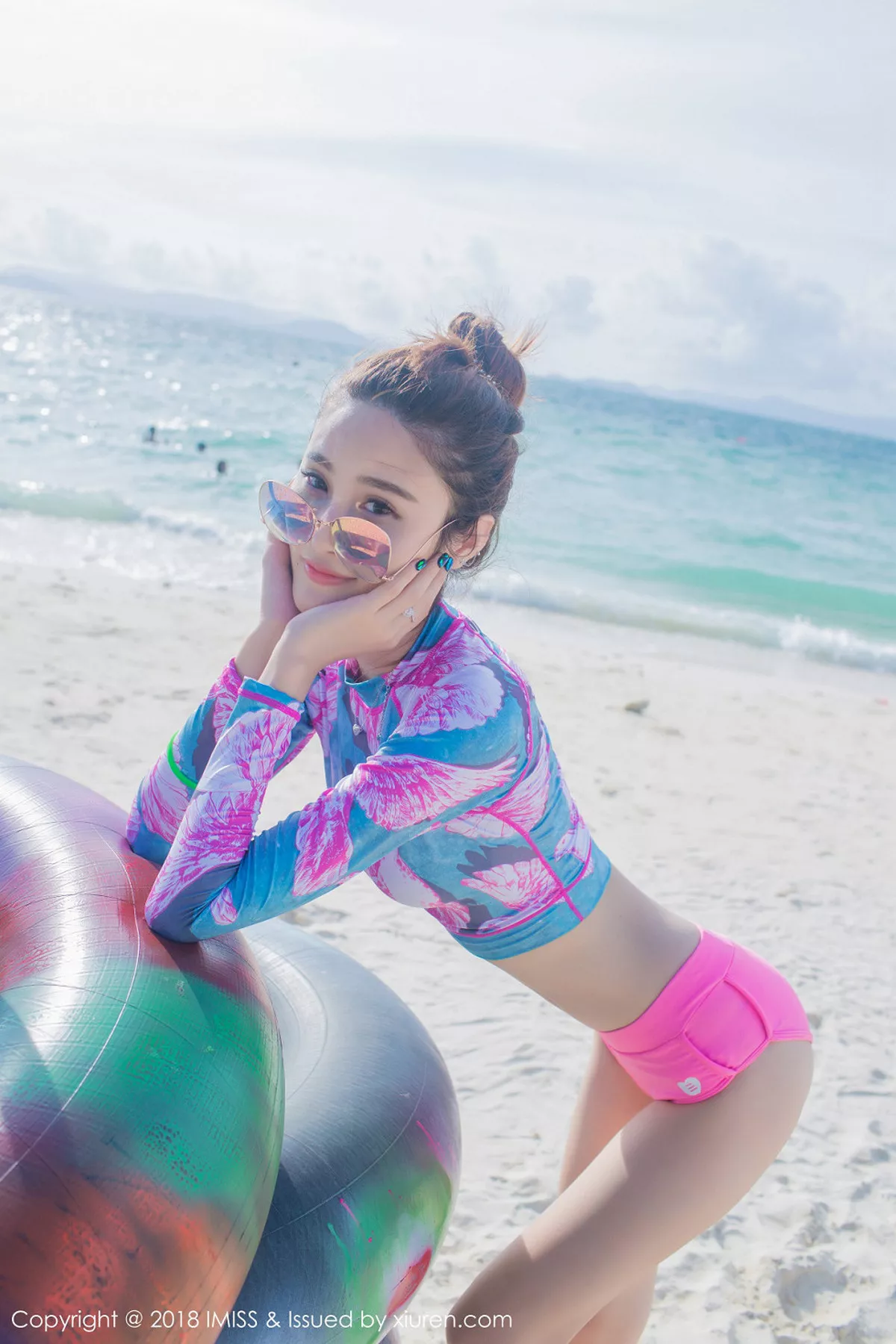 秀人集.com_[IMISS爱蜜社]Vol.279_丽质美女艾司沙滩边红色内裤+泳池边性感比基尼秀完美身材写真52P