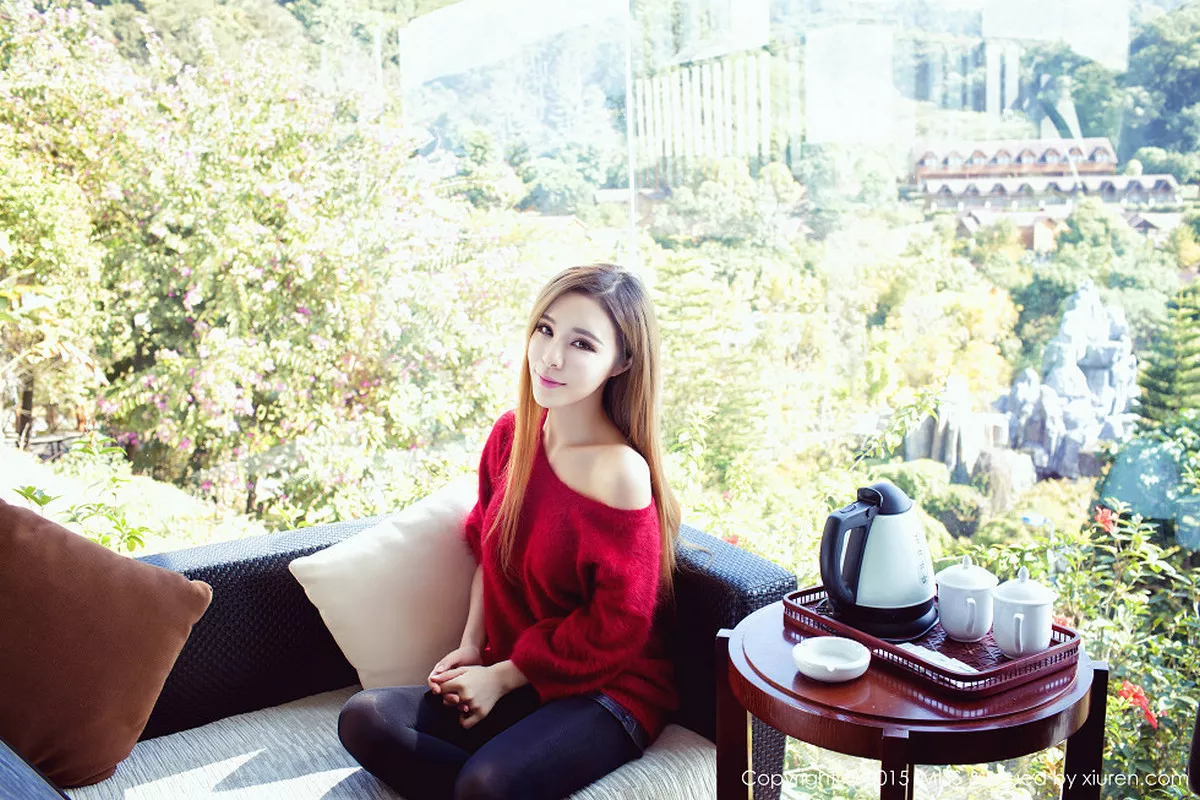 秀人集.com_[IMISS爱蜜社]Vol.047_嫩模游潇潇旅拍户外性感花色比基尼秀完美曲线写真54P