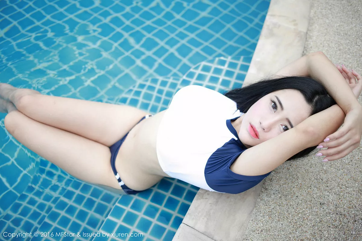 秀人集.com_[MFStar模范学院]Vol.042_嫩模兜豆靓Youlina苏梅岛旅拍黑色比基尼美乳诱惑50P