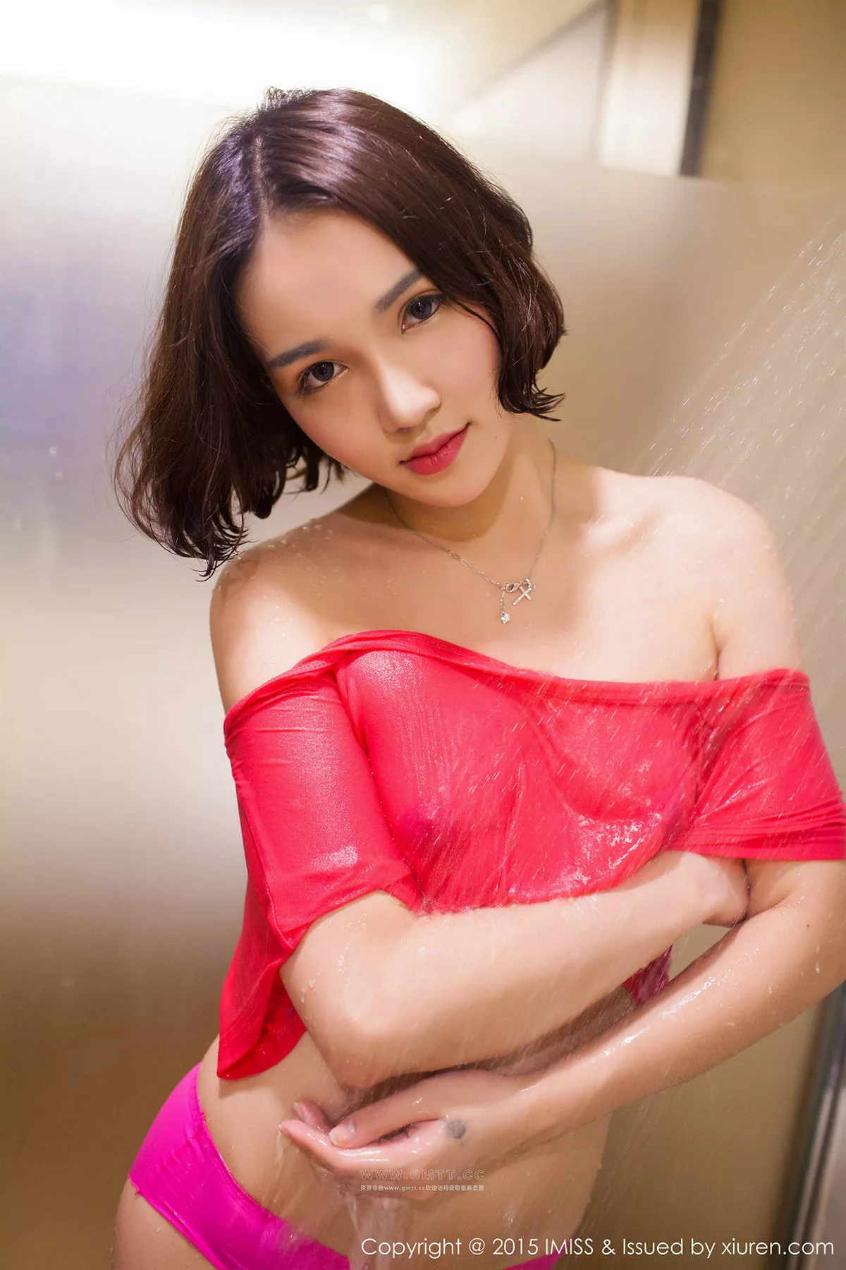 秀人集.com_[IMISS爱蜜社]Vol.043_嫩模艾诗iccey居家大床上破烂黑丝裤袜真空秀美臀55P