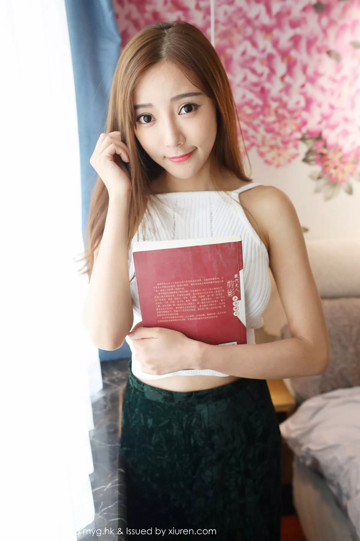 秀人集.com_[MyGirl美媛馆]Vol.312_嫩模王馨瑶yanni阳光美少女白色吊带衣配牛仔短裤性感写真47P