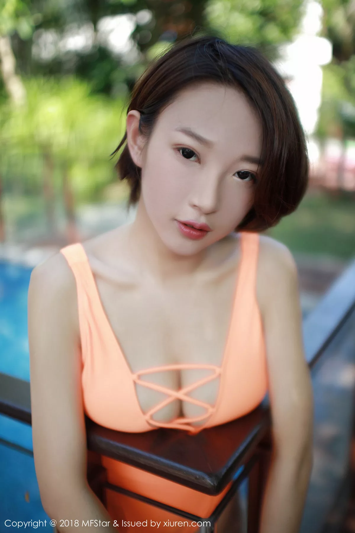 秀人集.com_[MFStar模范学院]Vol.142_女神栗子Riz泳池里粉红色开胸比基尼湿身诱惑写真41P