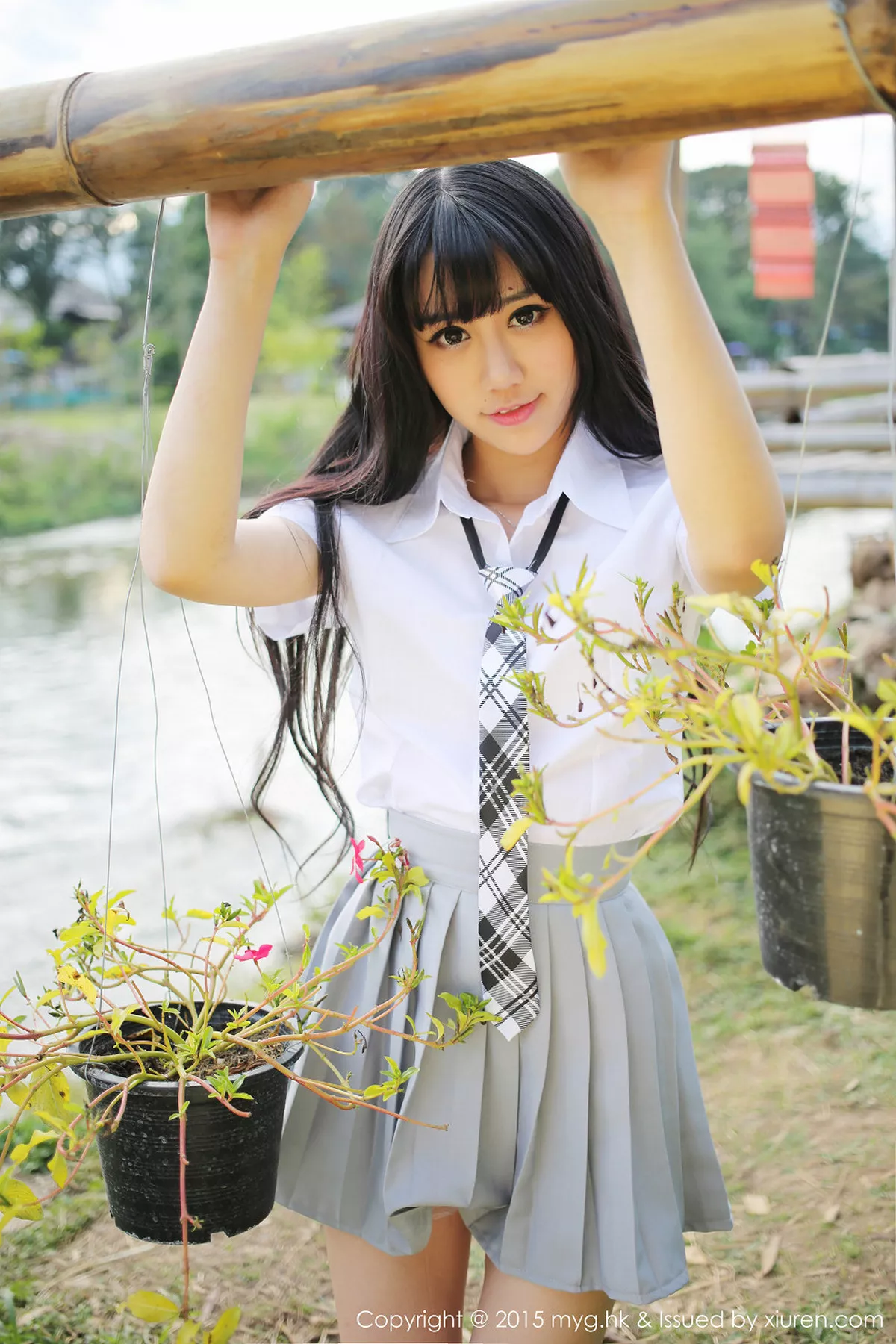 秀人集.com_[MyGirl美媛馆]Vol.096_嫩模杨晓青儿泰国旅拍清纯学生装花丛中的美仙子写真88P