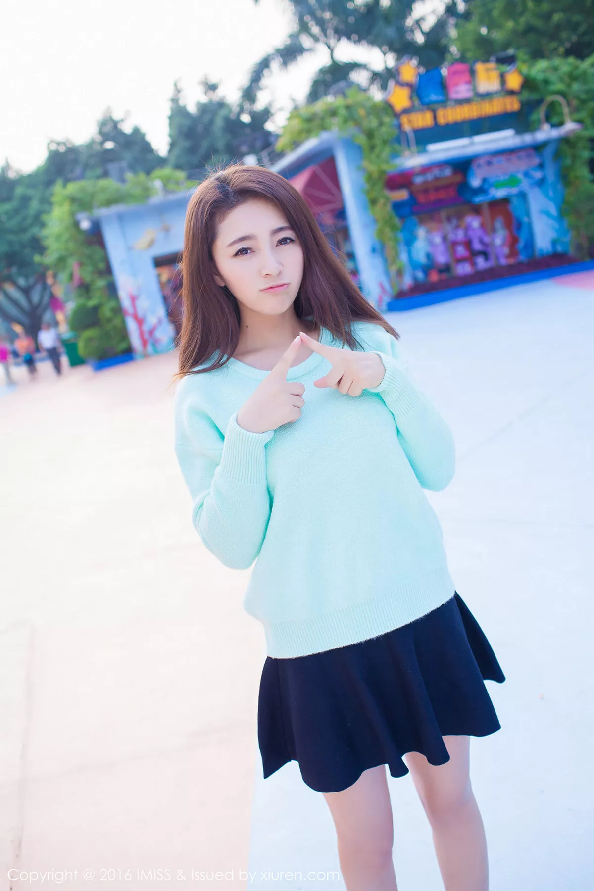 秀人集.com_[IMISS爱蜜社]Vol.066_嫩模夏茉GIGI豪车美女性感比基尼完美身材写真58P