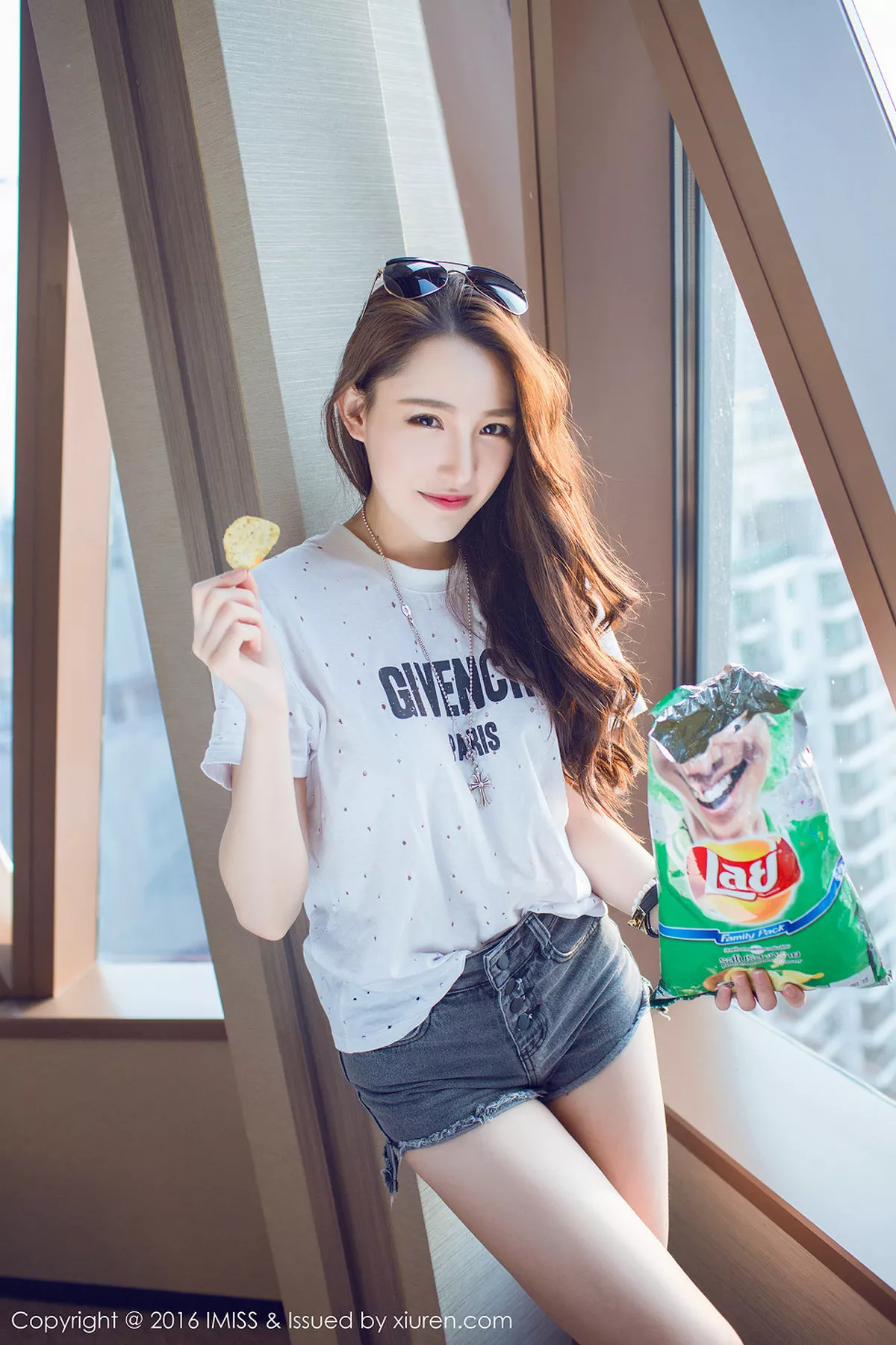 秀人集.com_[IMISS爱蜜社]Vol.080_长腿美女刘奕宁Lynn泰国旅拍性感私房内衣秀完美曲线49P