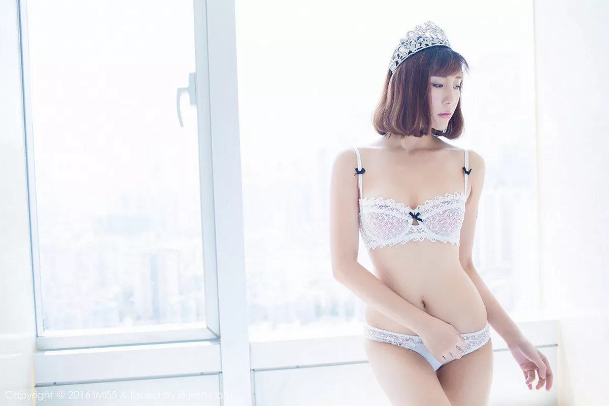 秀人集.com_[IMISS爱蜜社]Vol.077_嫩模樂樂Mango红色缕空蕾丝薄纱睡裙完美诱惑秀美乳48P