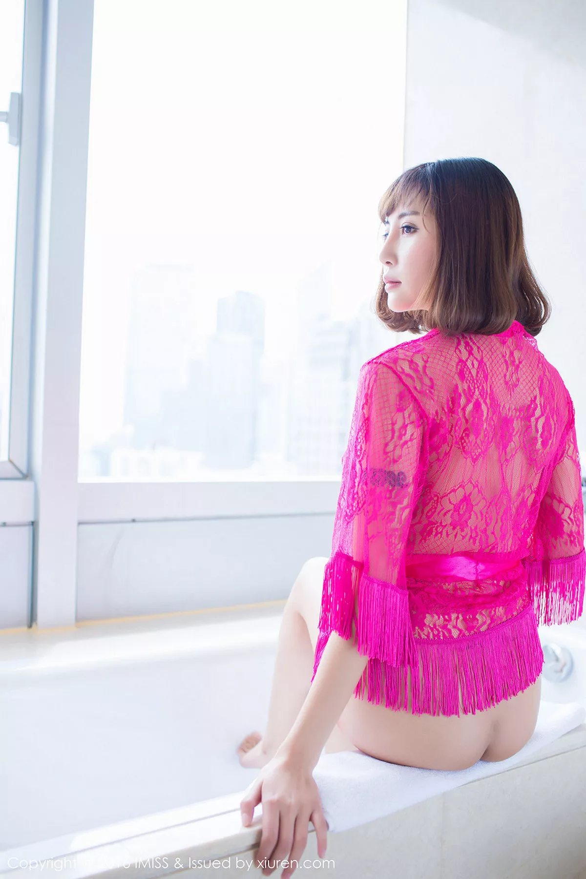 秀人集.com_[IMISS爱蜜社]Vol.077_嫩模樂樂Mango红色缕空蕾丝薄纱睡裙完美诱惑秀美乳48P