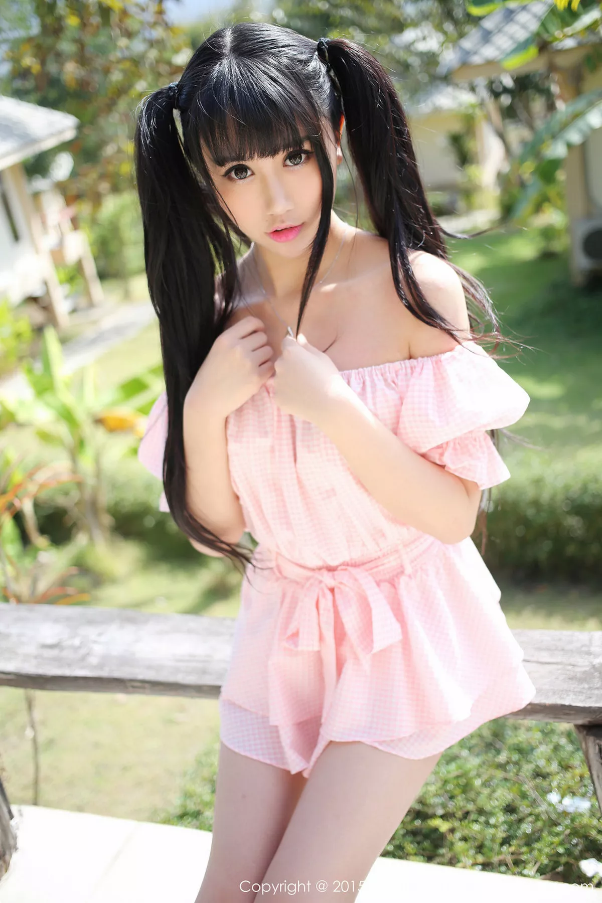 秀人集.com_[MyGirl美媛馆]Vol.093_嫩模杨晓青儿泰国旅拍宽大毛衣白嫩肌肤性感翘臀写真82P