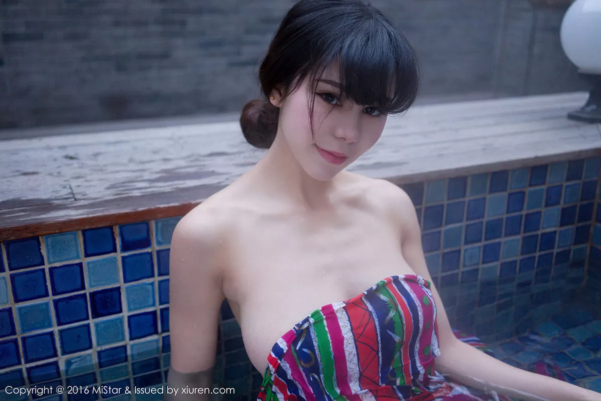 秀人集.com_[MiStar魅妍社]Vol.084_嫩模沈佳熹泳池里性感比基尼系列完美身材写真60P