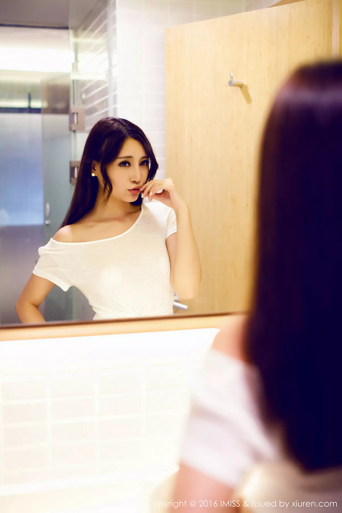 秀人集.com_[IMISS爱蜜社]Vol.064_性感美女樂樂Mango浴室里白色内衣湿身秀美乳诱惑写真52P