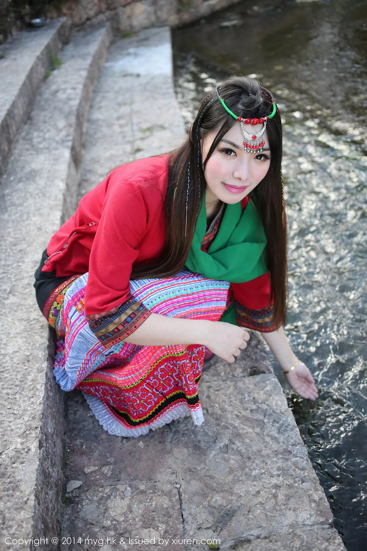 秀人集.com_[MyGirl美媛馆]Vol.071_嫩模MARA醬丽江古城旅拍黑丝网袜诱人美臀诱惑写真53P