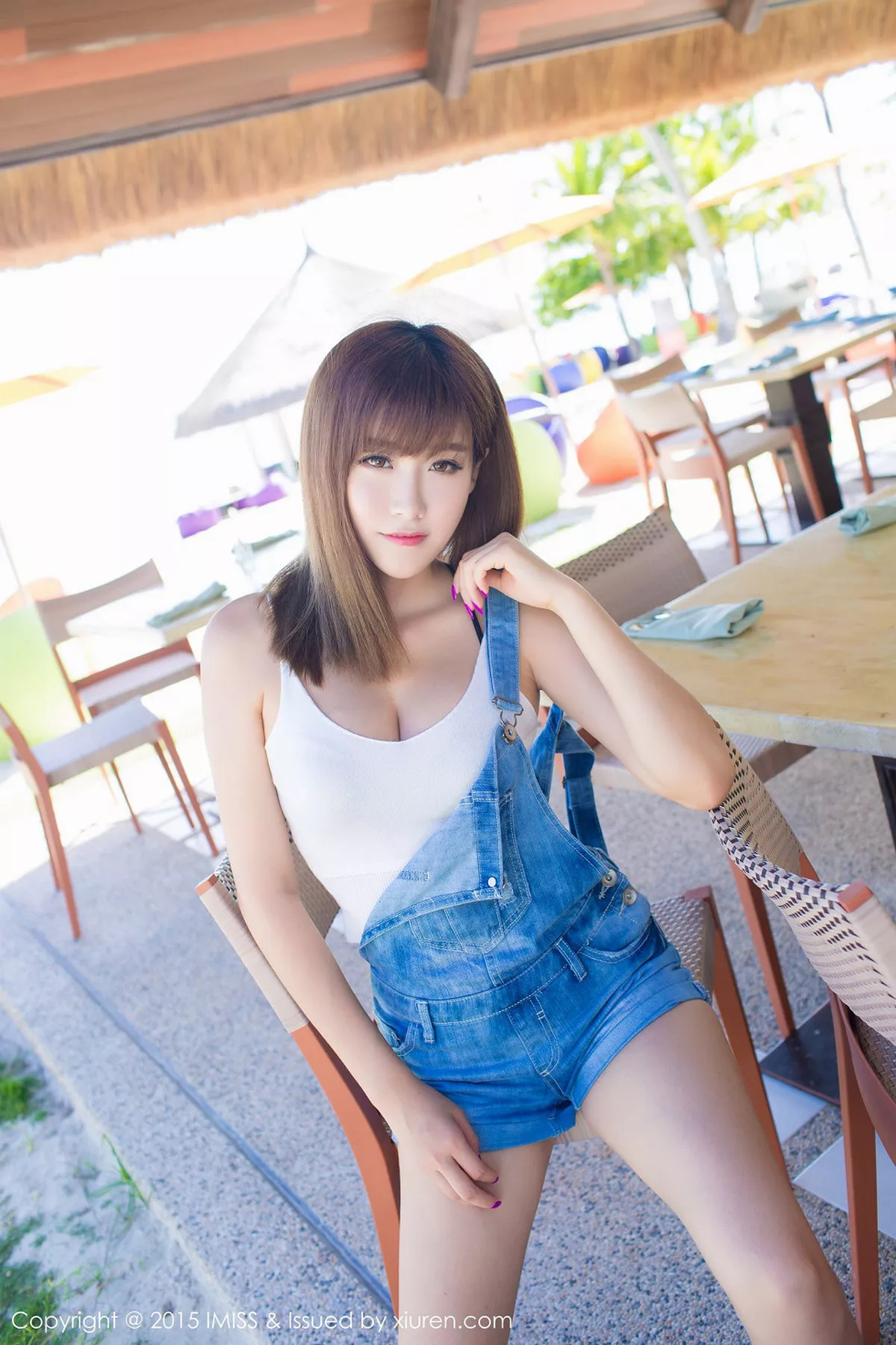 秀人集.com_[IMISS爱蜜社]Vol.055_嫩模程小烦不烦薄荷岛旅拍牛仔吊带裙秀美胸写真53P