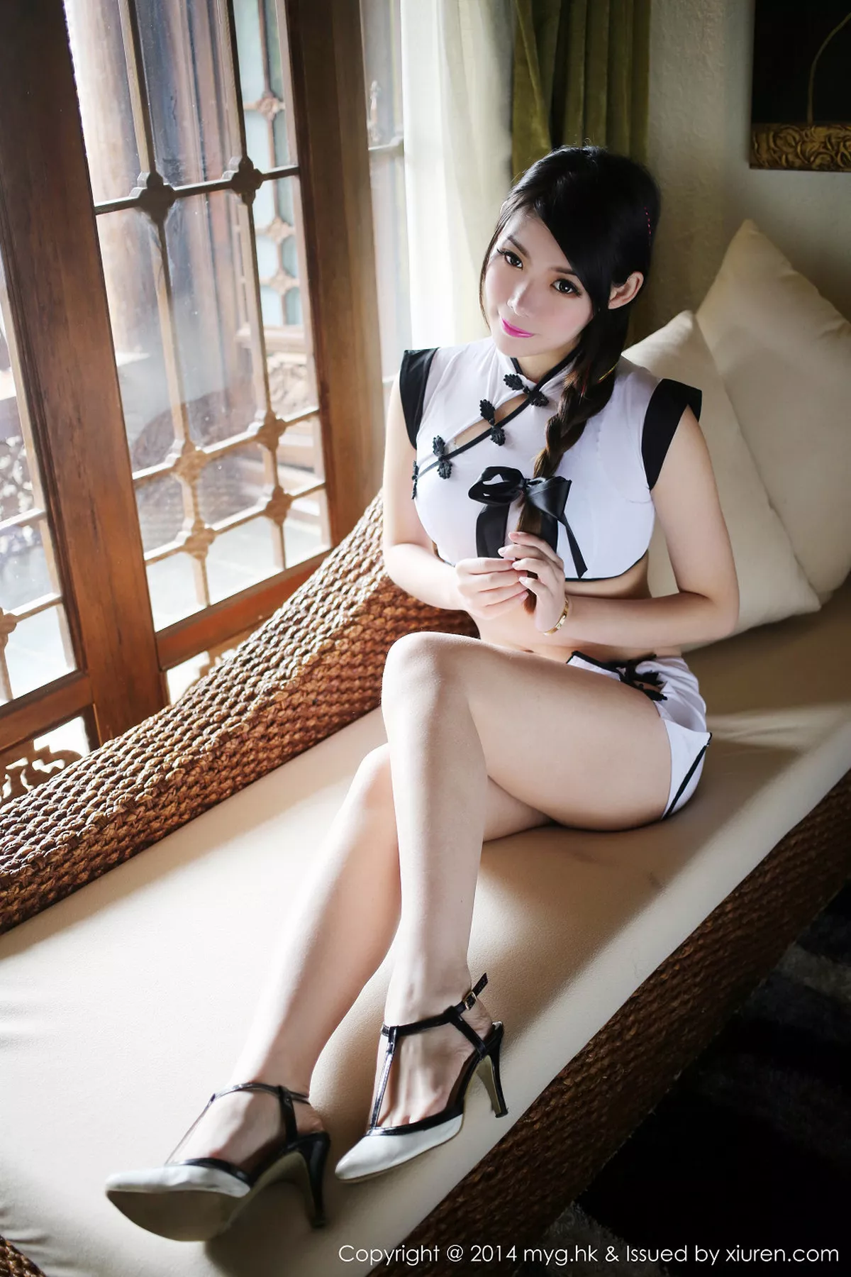 秀人集.com_[MyGirl美媛馆]Vol.071_嫩模MARA醬丽江古城旅拍黑丝网袜诱人美臀诱惑写真53P