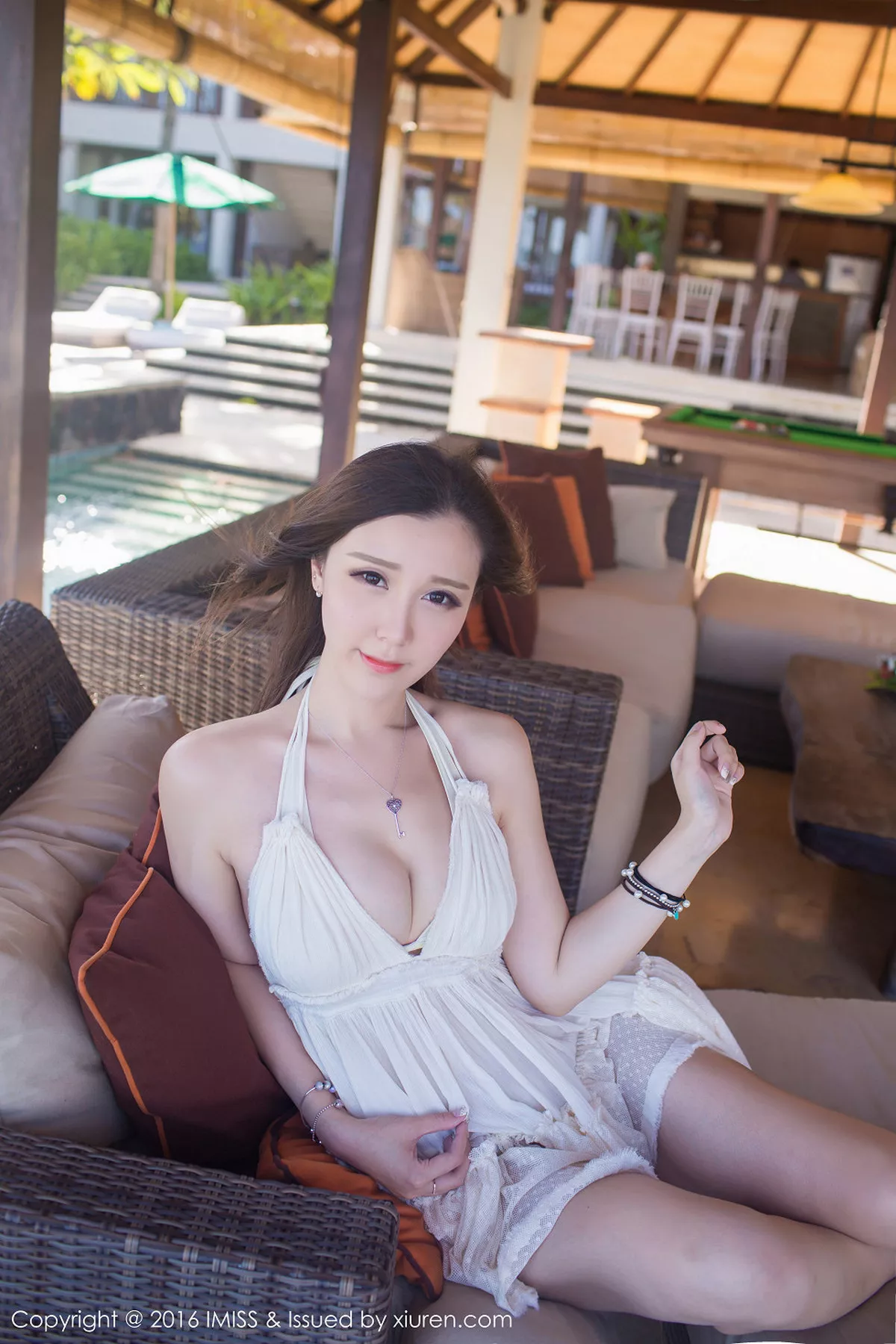 秀人集.com_[IMISS爱蜜社]Vol.102_气质女神淼淼萌萌哒巴厘岛旅拍清纯白纱长裙清新写真49P