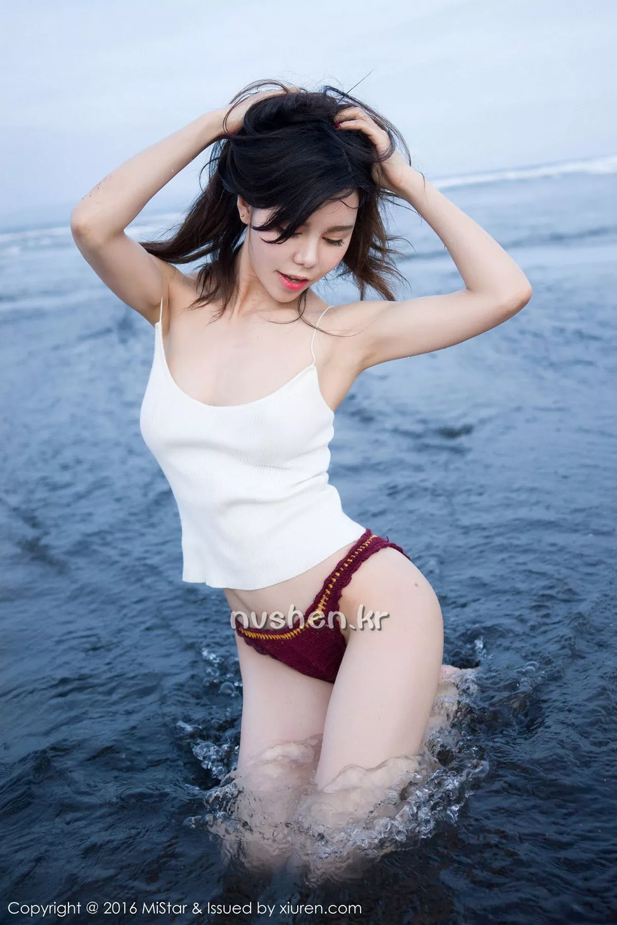 秀人集.com_[MiStar魅妍社]Vol.125_嫩模沈佳熹巴厘岛旅拍第2套沙滩边吊带内衣秀美胸写真50P