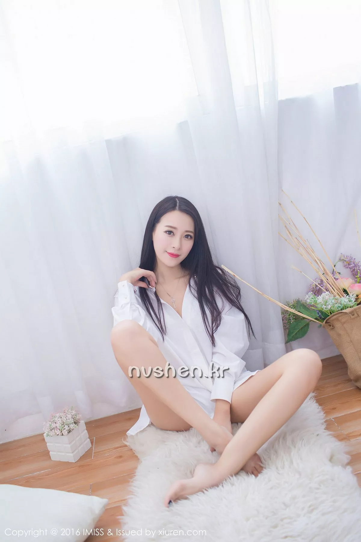 秀人集.com_[IMISS爱蜜社]Vol.137_气质美女王曼妮好Q性感内衣秀白嫩肌肤纯白诱惑写真45P