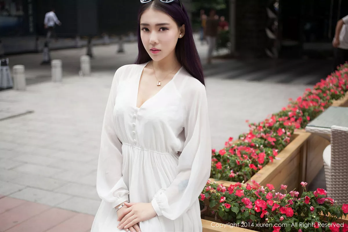 秀人集.com_[XiuRen秀人网]No.131_嫩模梦娜Vanessa白色连身睡裙大尺度真空美胸诱惑写真58P