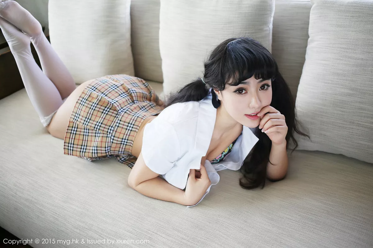秀人集.com_[MyGirl美媛馆]Vol.107_嫩模Manuela玛鲁娜学生妹制服白嫩美臀极致诱惑写真50P